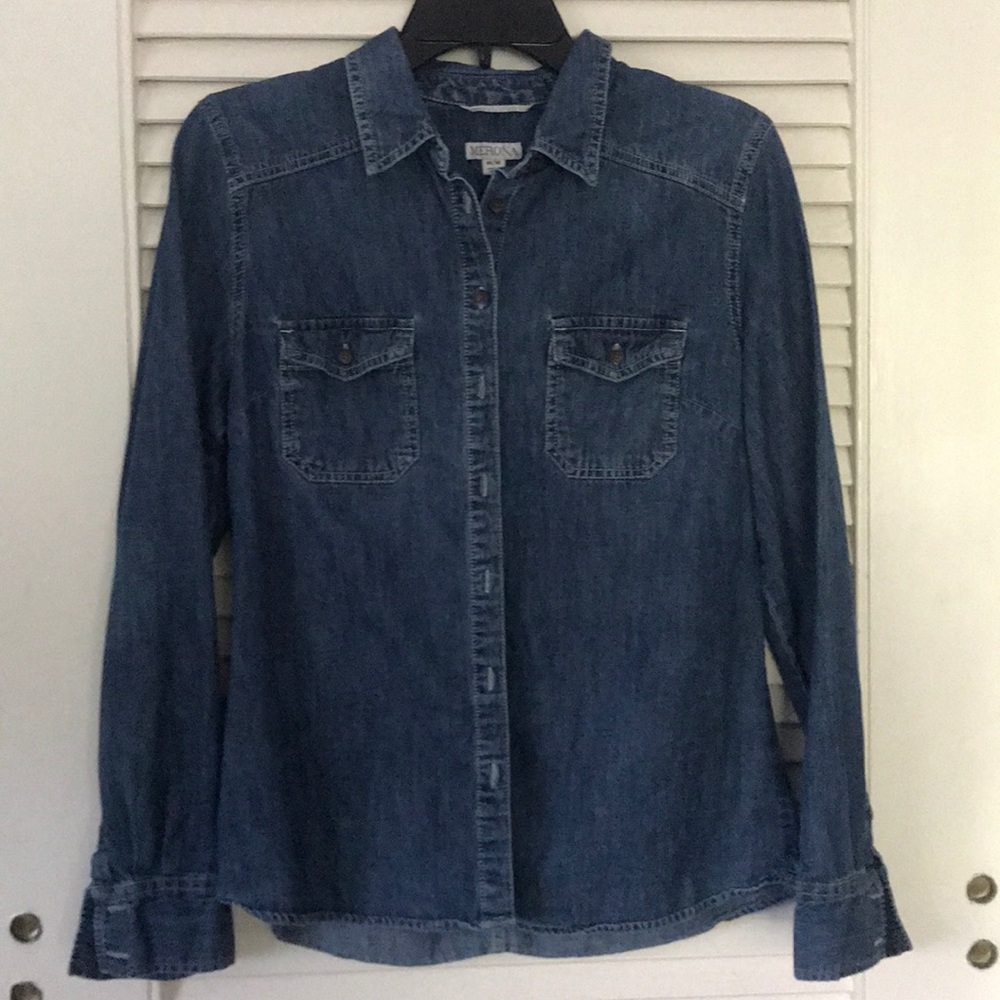 Size Medium Chambray button down top